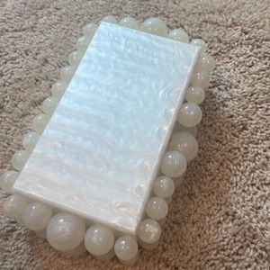 Pearl clutch